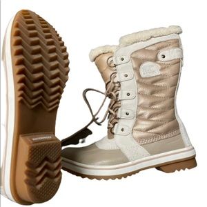 NEW - hardly worn Sorel boots size 7.5